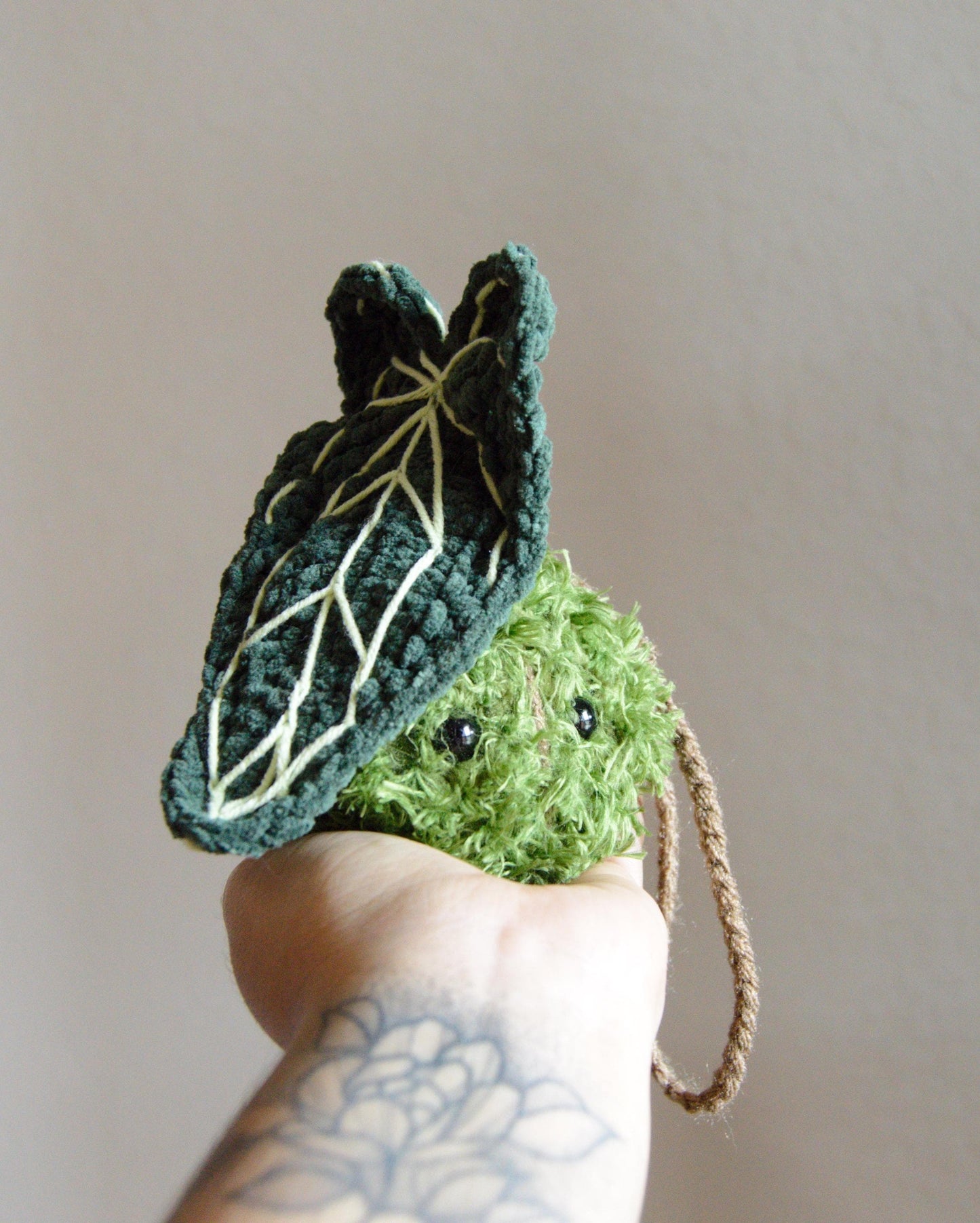 Crocheted hanging Anthurium Plushie Bag Charm: Botanical Kokedama car mirror charm