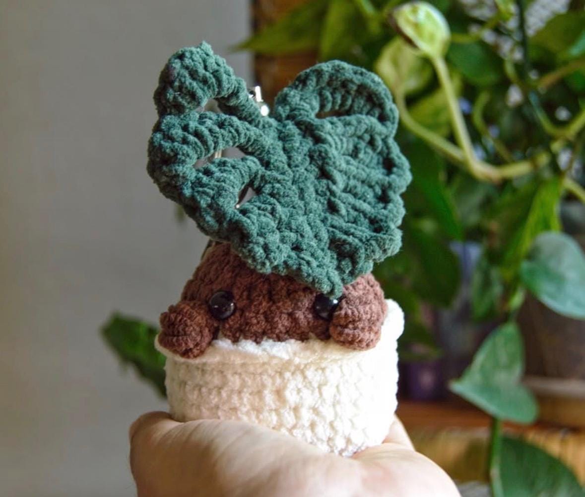 Crocheted Botanical Baby MINI: Single Leaf Monstera Deliciosa Plushie Bag Charm, Amigurumi, Key Chain