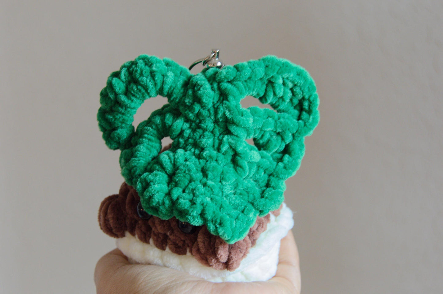 Crocheted Botanical Chonky Boy: Single Leaf Monstera Deliciosa Plushie Bag Charm, Amigurumi, Key Chain
