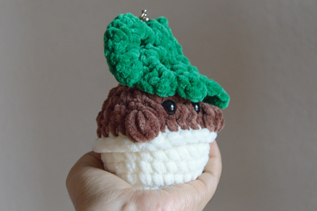 Crocheted Botanical Chonky Boy: Single Leaf Monstera Deliciosa Plushie Bag Charm, Amigurumi, Key Chain